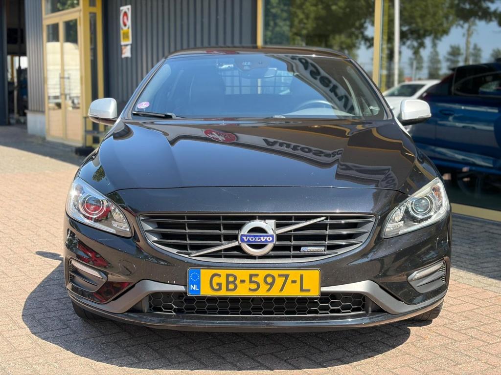 Volvo V60 2.4 d6 awd pl.i r-d.