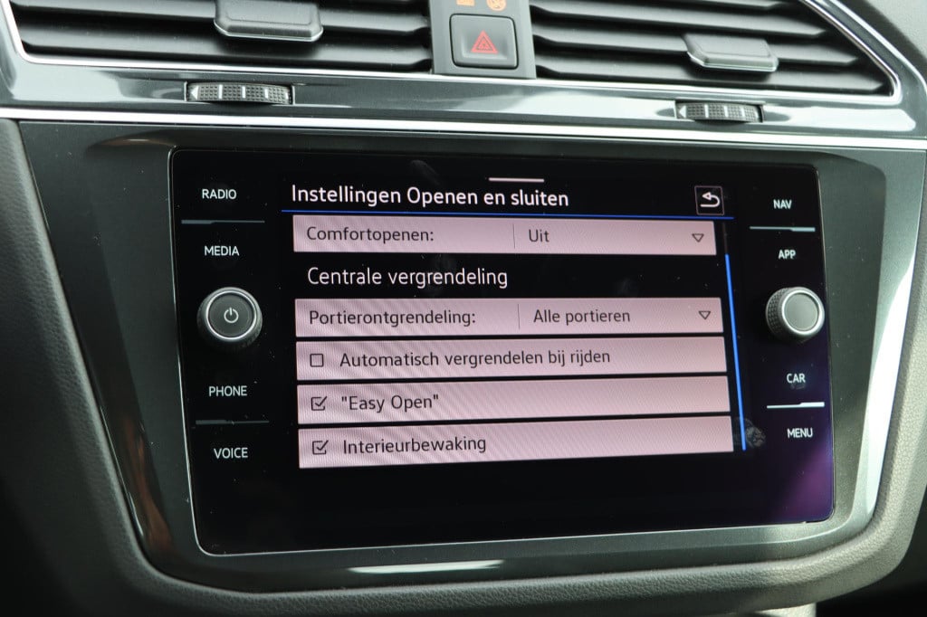 Volkswagen Tiguan 1.4 tsi ehybrid r-line business + 245pk dsg6 volkswagen t