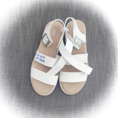 Mooie witte sandalen dames - merk Oxmox - mt. 39