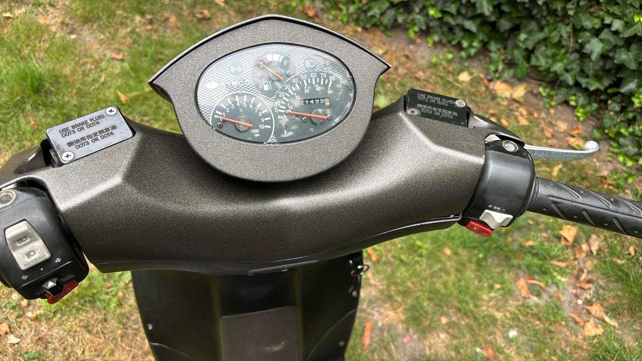 Kymco Super 9 LC 50cc geel kenteken