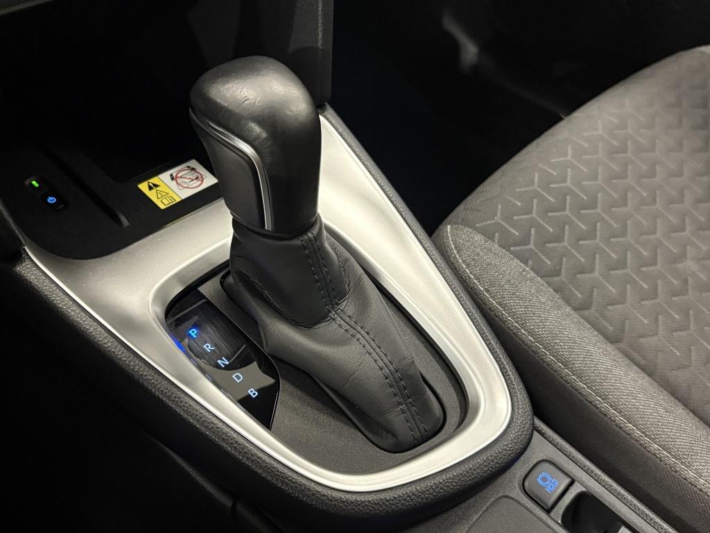 Toyota Yaris Cross 1.5 hybrid dynamic | stoel en stuurverwarming | bsm | te