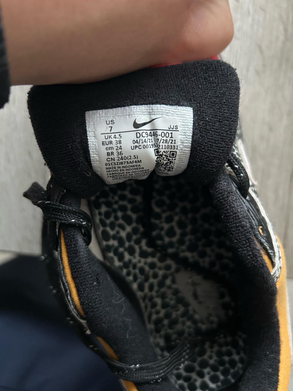 Nike Air Max 90 - Zwart 37.5 & Rood 38 - ZGAN