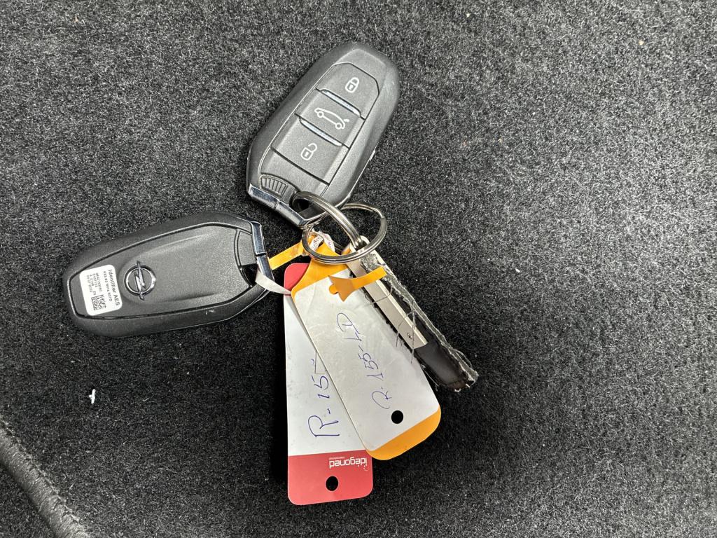 Opel Corsa 1.2 gs line | 130 pk | licht metalen wielen