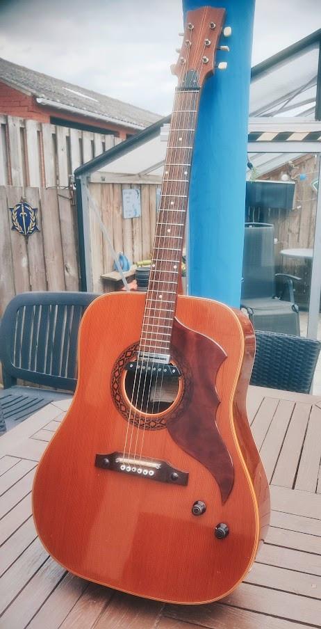 Vintage gitaar in topconditie.