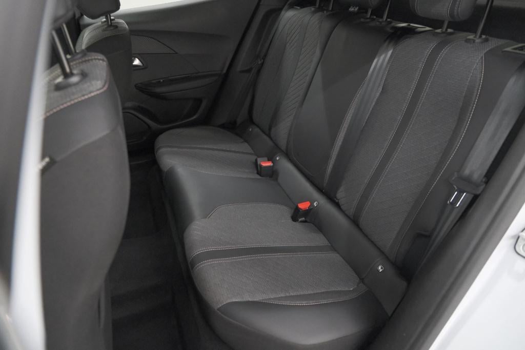 Peugeot 2008 1.2 puretech 100 allure | apple carplay | parkeersensoren | cl