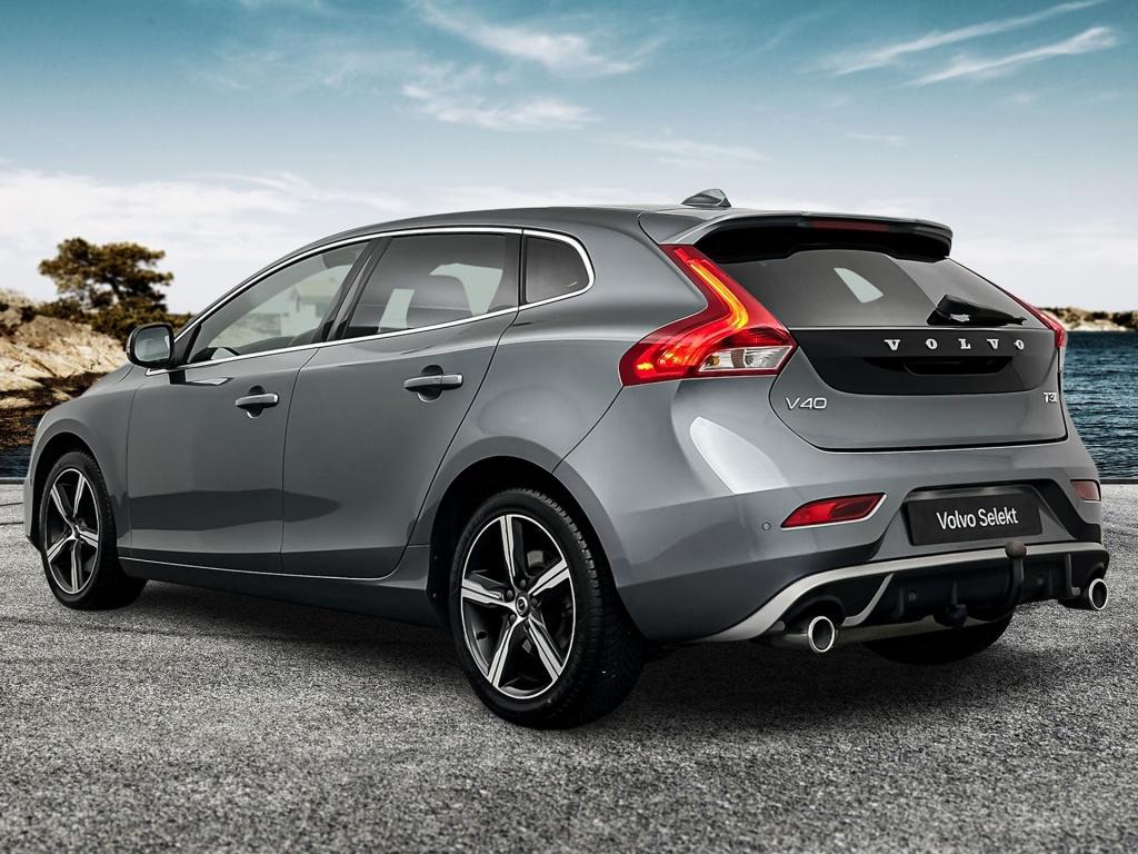Volvo V40 t3 153pk aut6 polar+ sport| panodak| camera| h&k sound| trekhaak