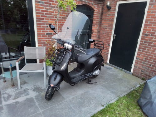 Vespa Sprint Notte zwart special edition 2020