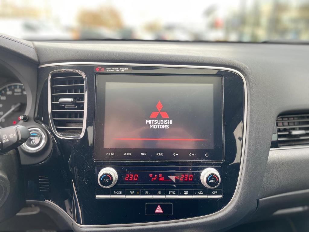 Mitsubishi Outlander 2.4 phev intense+