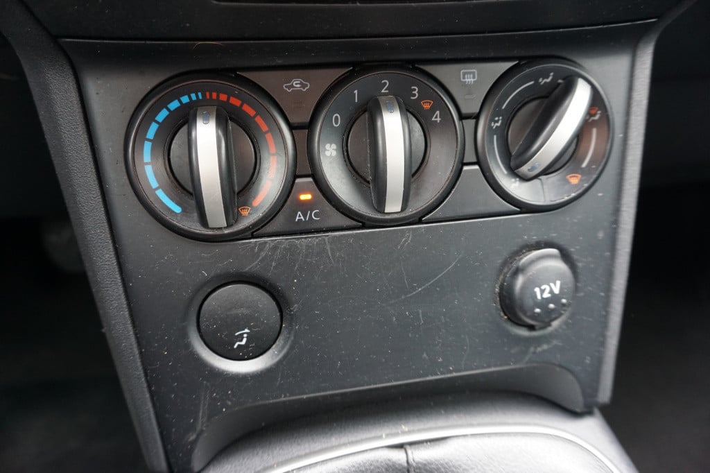 Nissan Qashqai 1.6 visia airco / elektr. ramen / trekhaak