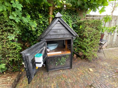 Konijnenhok/ kippenhok met toebehoren