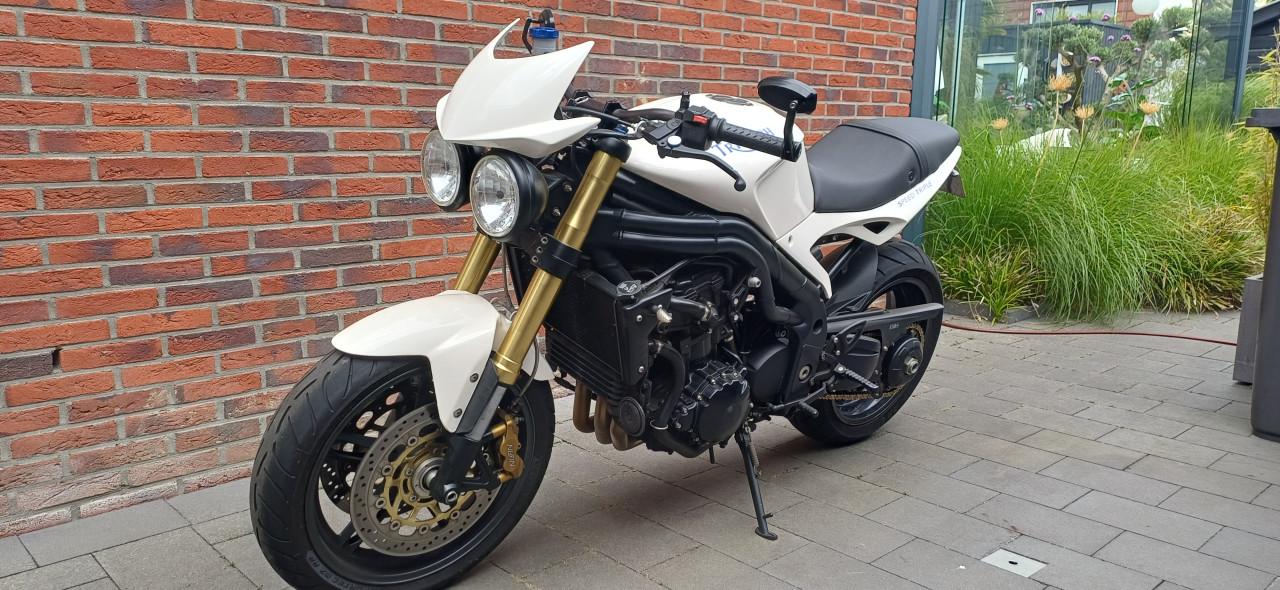 Triumph Speed Triple 1050