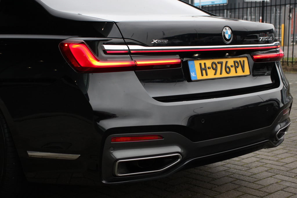 BMW 7 Serie 750ld xdrive high executive | vol opties! | m-sport | np: €200.