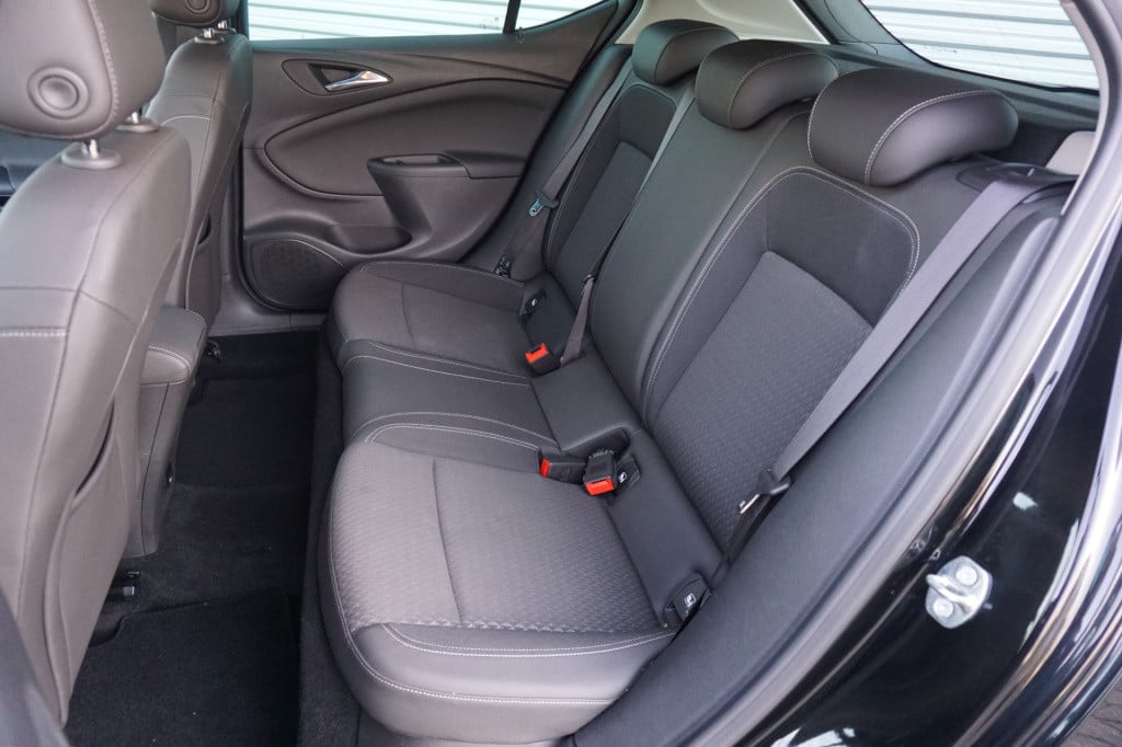 Opel Astra 1.4 innovation climate / navi / camera / parkeers. / cruise / na