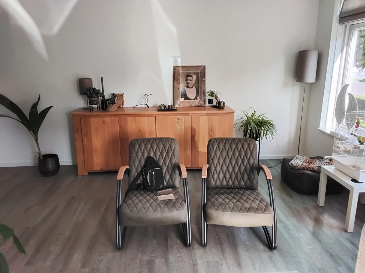 2 stoelen