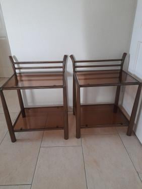 2 Nachtkastjes 37 x 47 x 64H  ( in goede nette staat )