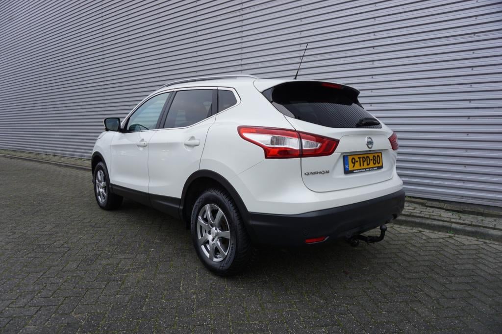 Nissan Qashqai 1.2 premier edition climate / navi / camera / dab / cruise /