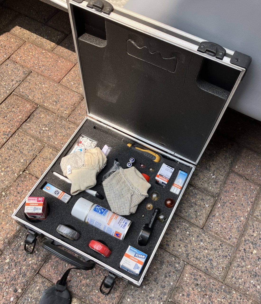 Te koop Knaus Sudwind fu450 in prima staat.