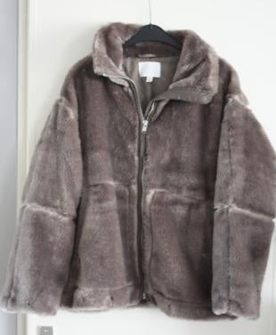 Zachte grijze jas maat m