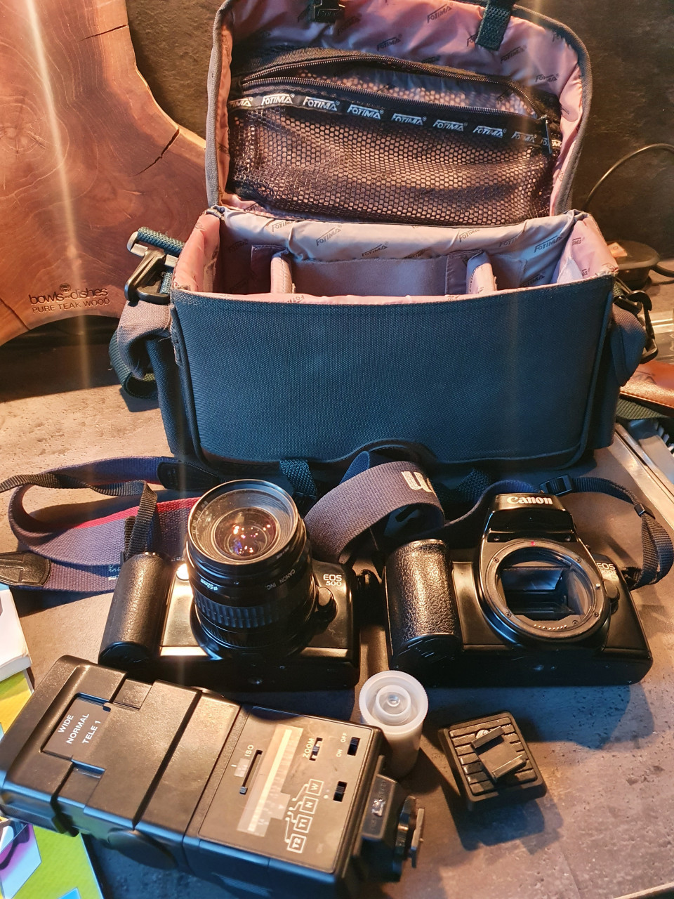 2 mooie vintage canon camera's EOS 500 en EOS 1000F in een koop....