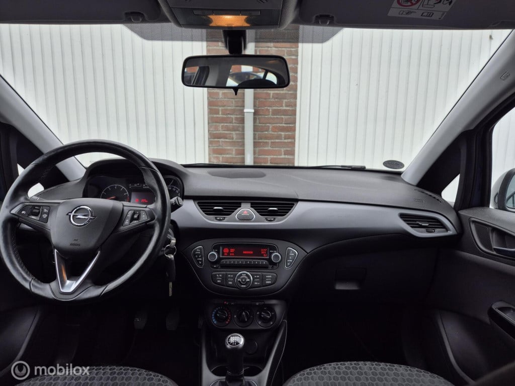 Opel Corsa 1.4 edition / 5- deurs / stuur- stoelverwarming / parkeersensore
