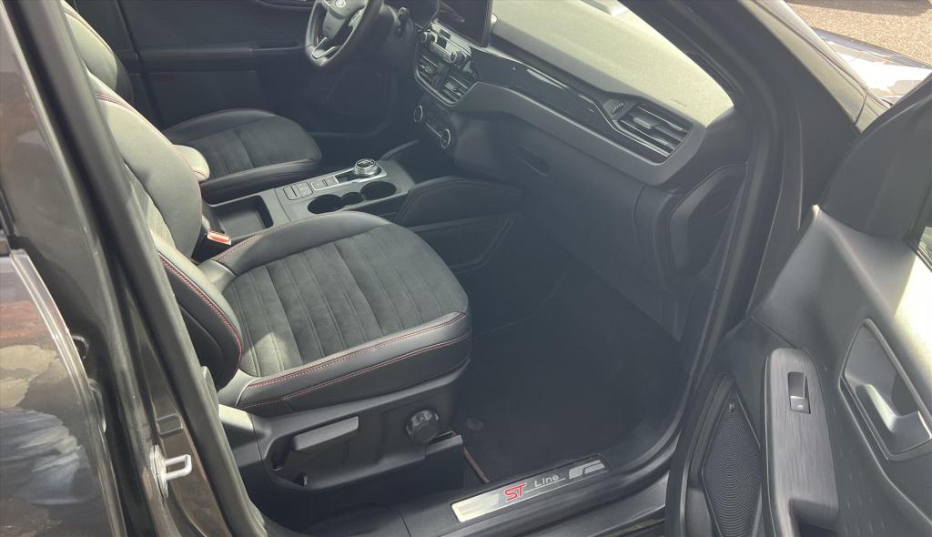 Ford Kuga 2.5 phev e-cvt 225pk st-line x , trekhaak , winterpack ( voorruit