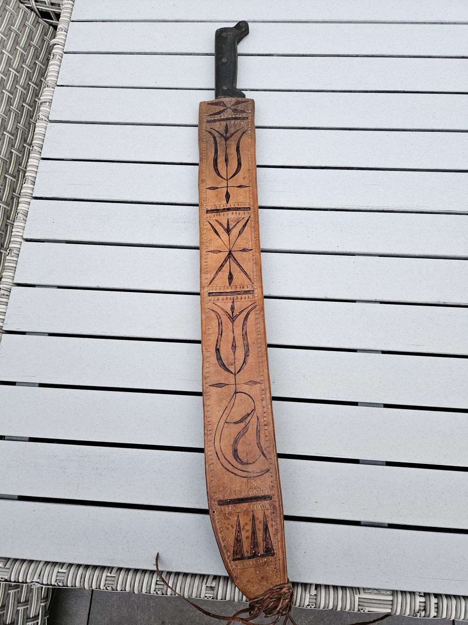 Prachtige grote Collins machete Wo2 met leren schede...