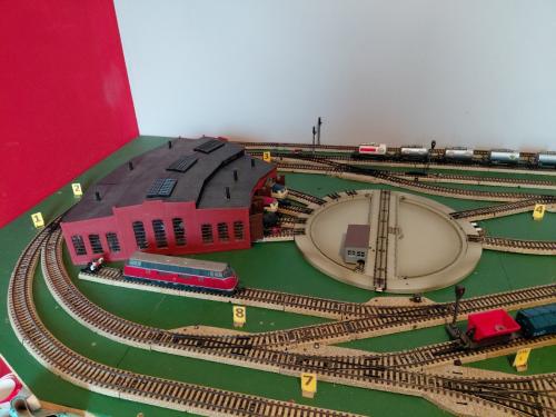 Märklin draaischijf 7186 en Loc. loods 7288