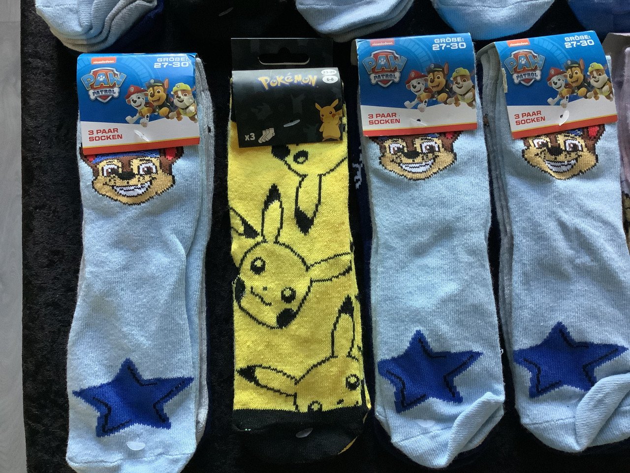 Partij Paw Patrol en Pokemon sokken. ( partij 141)