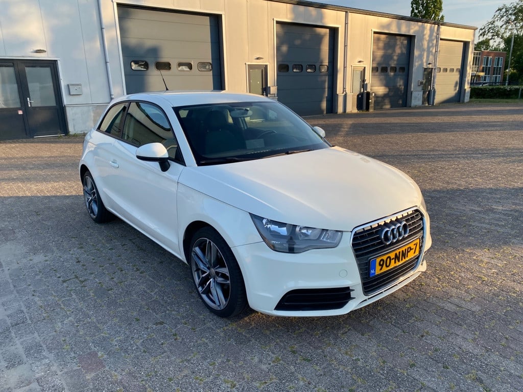 Audi A1 1.2 tfsi attraction pro line business nieuwe motor!
