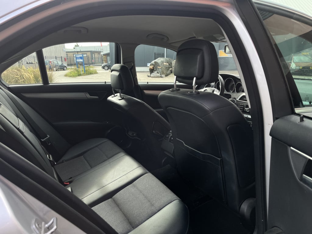 Mercedes-Benz C-Klasse 180 business class 125! avantgarde | navi | airco