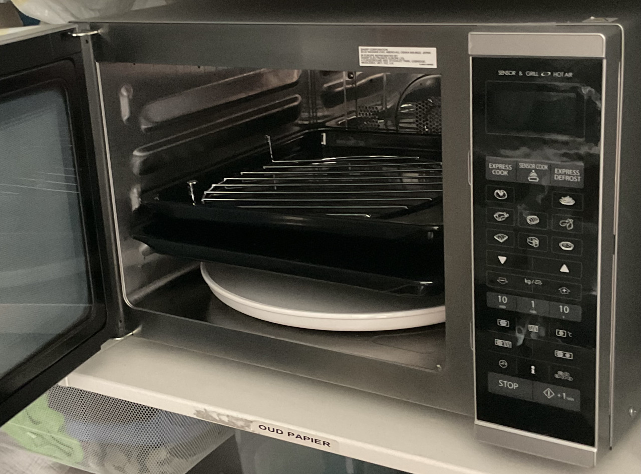 Topmodel Sharp combi magnetron type R-971