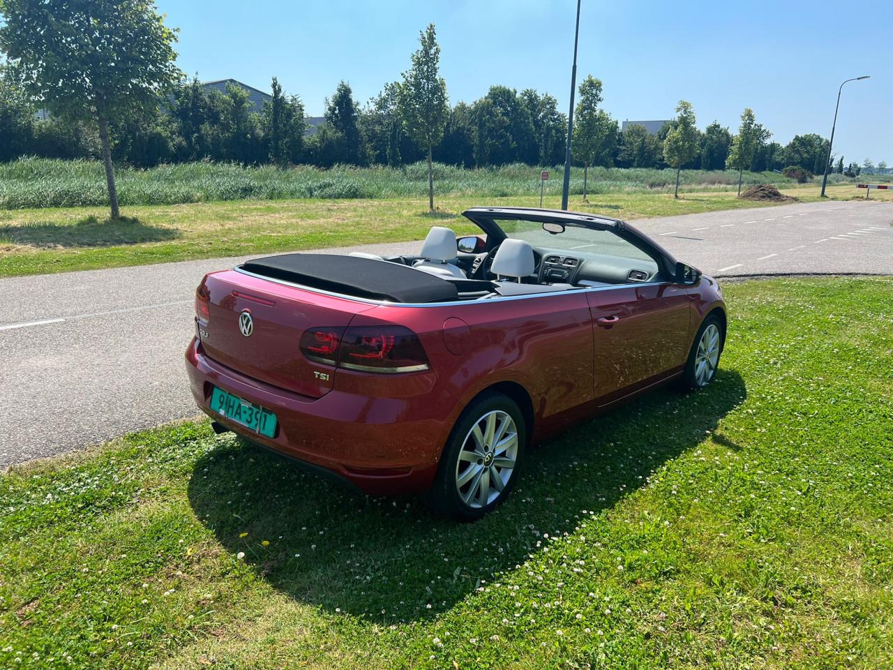 VW Golf Cabriolet uit 2012 met slechts 129.000 km LED/Airco/Leer