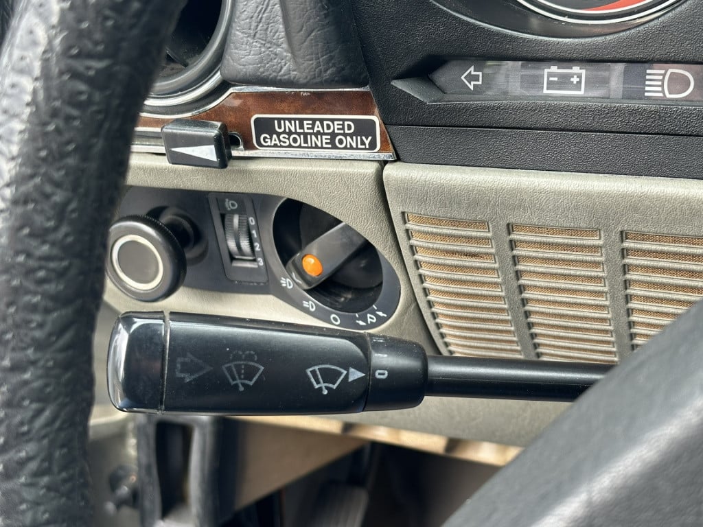 Mercedes-Benz Sl 280 sl i automaat i hout inleg i kroonkurk velgen i airco 