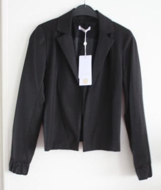 Nieuwe zwarte blazer maat xs