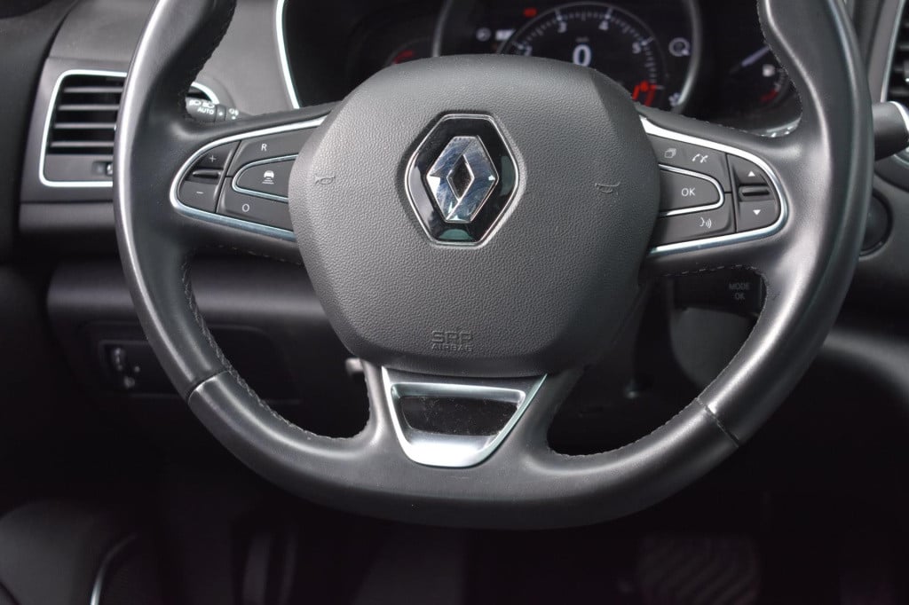 Renault Megane 1.3 tce bose | schuifdak | apple carplay | camera | adaptiev