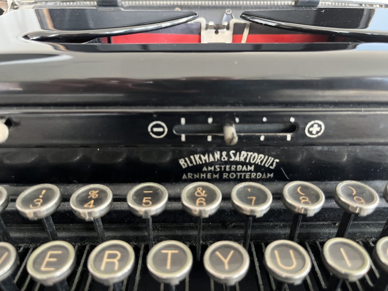 TE KOOP TYPEMACHINE