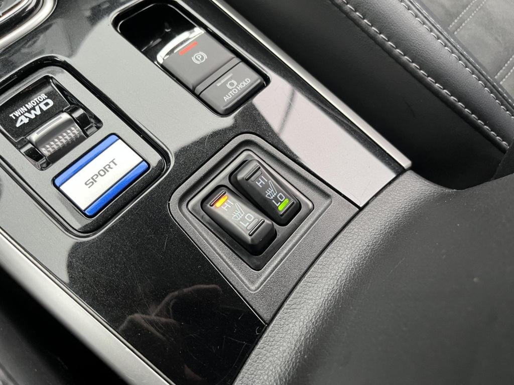 Mitsubishi Outlander 2.4 phev intense+ incl. trekhaak!