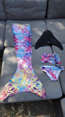 Zeemeerminstaart met bikini en monovin