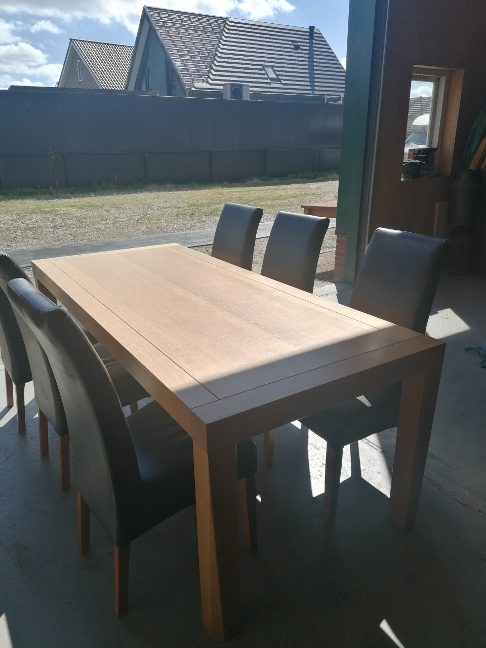 Tafel +stoelen