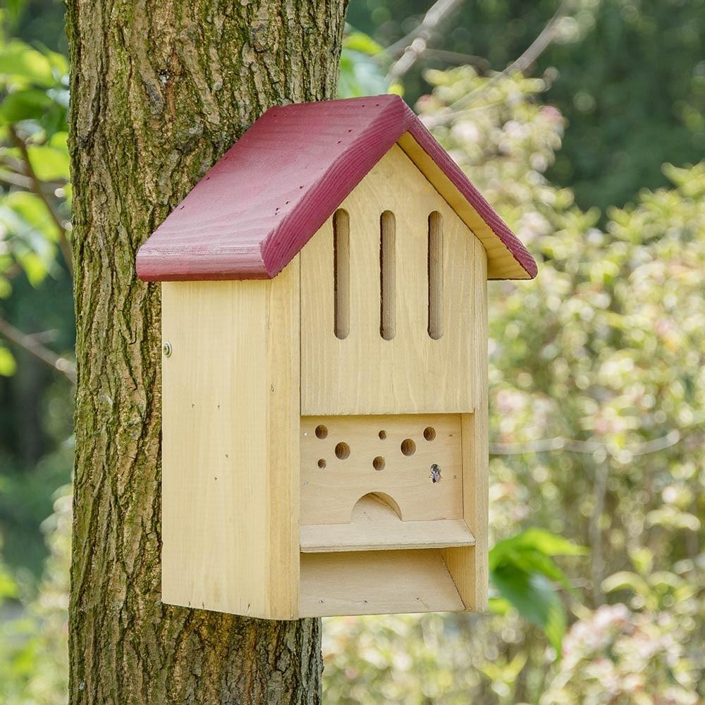 Nestkast voor bijen en vlinders insectenhotel