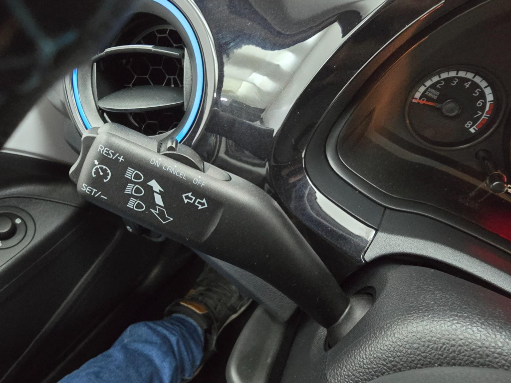 Volkswagen UP! 1.0 high up! bluemotion met cruisecontrol | unieke uitvoerin