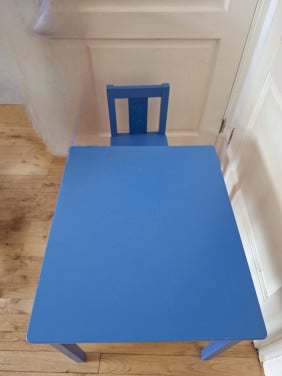 Kindertafel en stoel