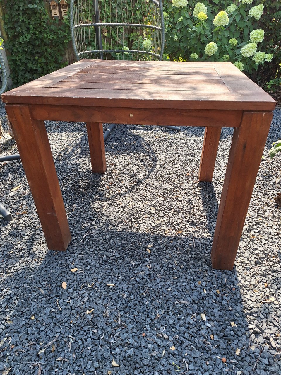 Tuintafeltje (opknapper) gratis op te halen.