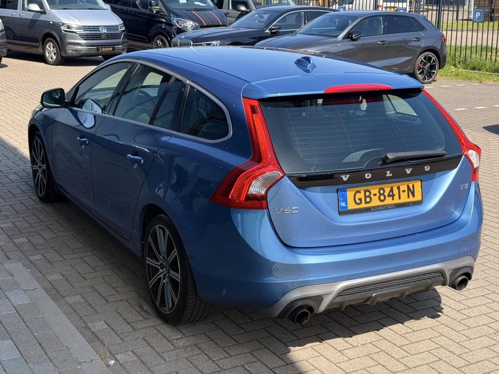 Volvo V60 1.6 t3 r-design | afn trekhaak | cruise | parkeersensoren | bluet