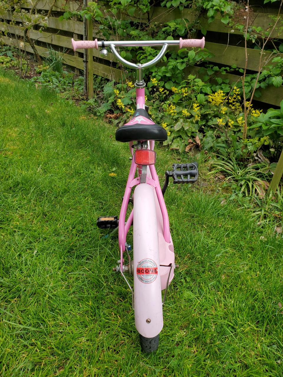 Roze kinderfiets