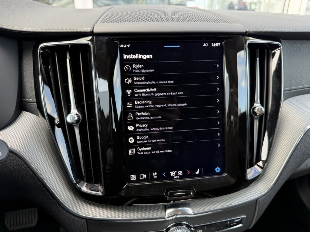 Volvo XC60 t6 398pk recharge ultra dark| panodak| 360camera| adap.cruise| t