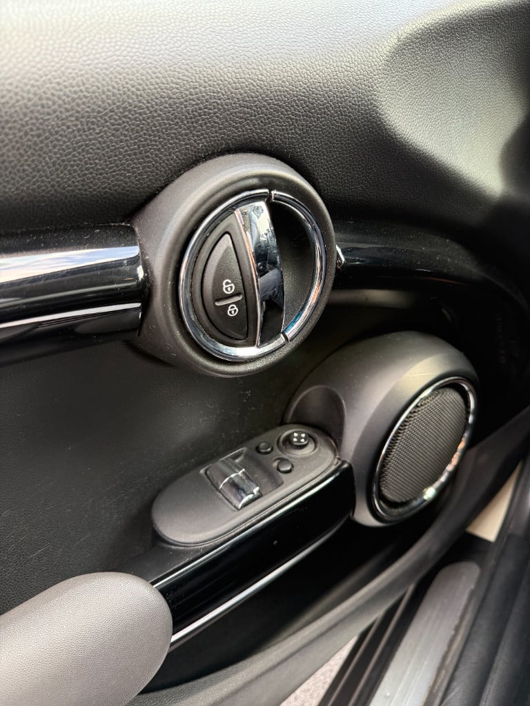 Mini Cooper 1.5 - chili - pano