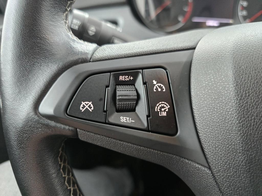 Opel Corsa occasion 1.4 favourite | donkerblauw | tweedehands opel corsa | 