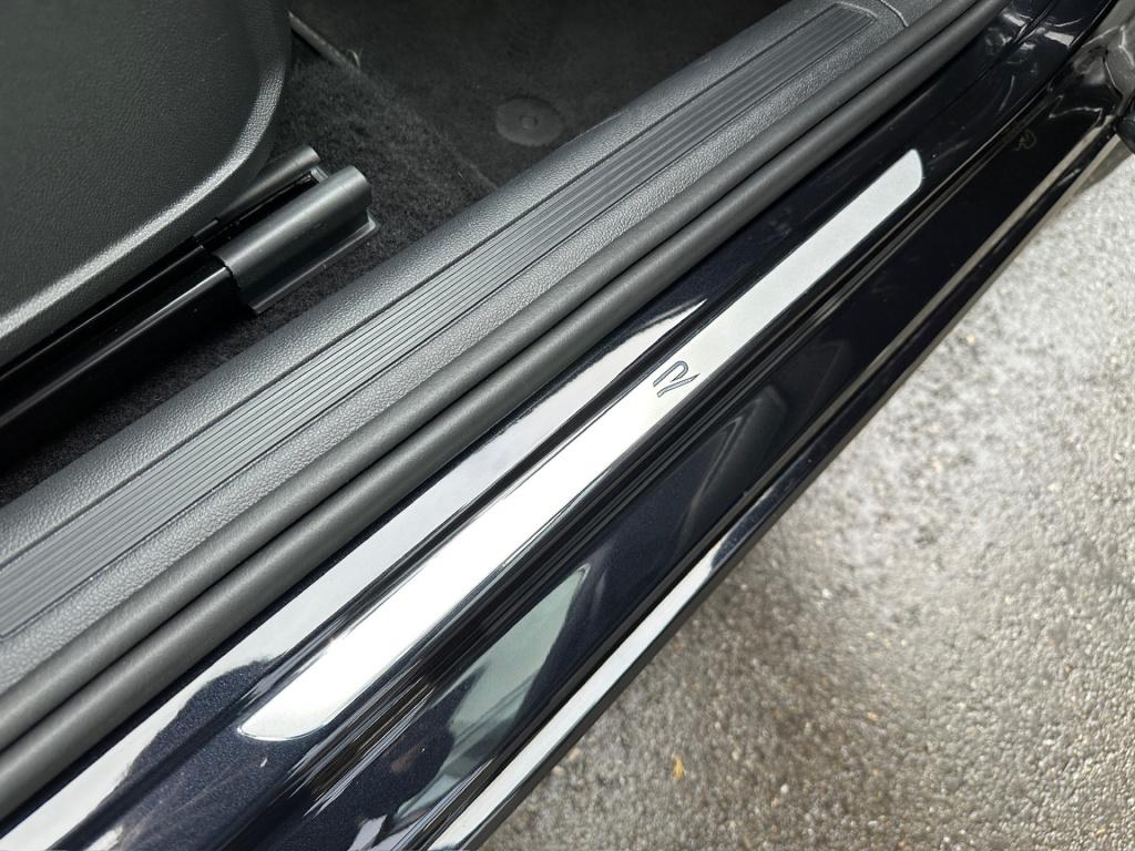 Volkswagen Taigo 1.5 tsi 150pk dsg r-line | trekhaak | iq light | camera | 