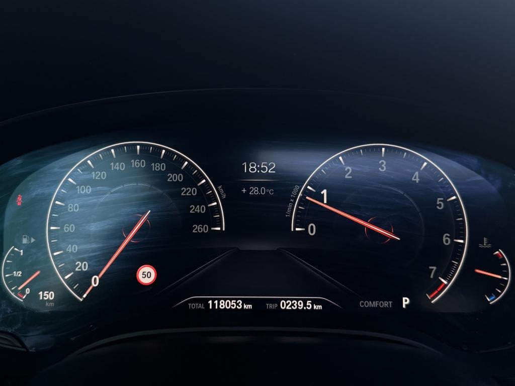 BMW 5 Serie 540i xdrive high executive m-sport | acc | leder | harman / kar